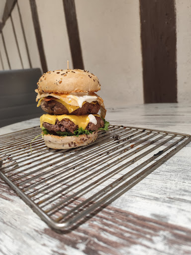 Photo 2 - Ovni Burger 86
