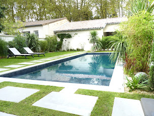 Photo n°6 de Piscines de France - Pisciniste Paris (75) - Construction de piscine à Maurepas (Service d'analyse de l'eau)