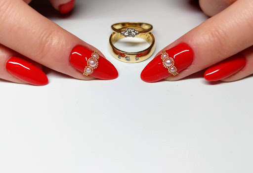 Pear's Nails - Visual
