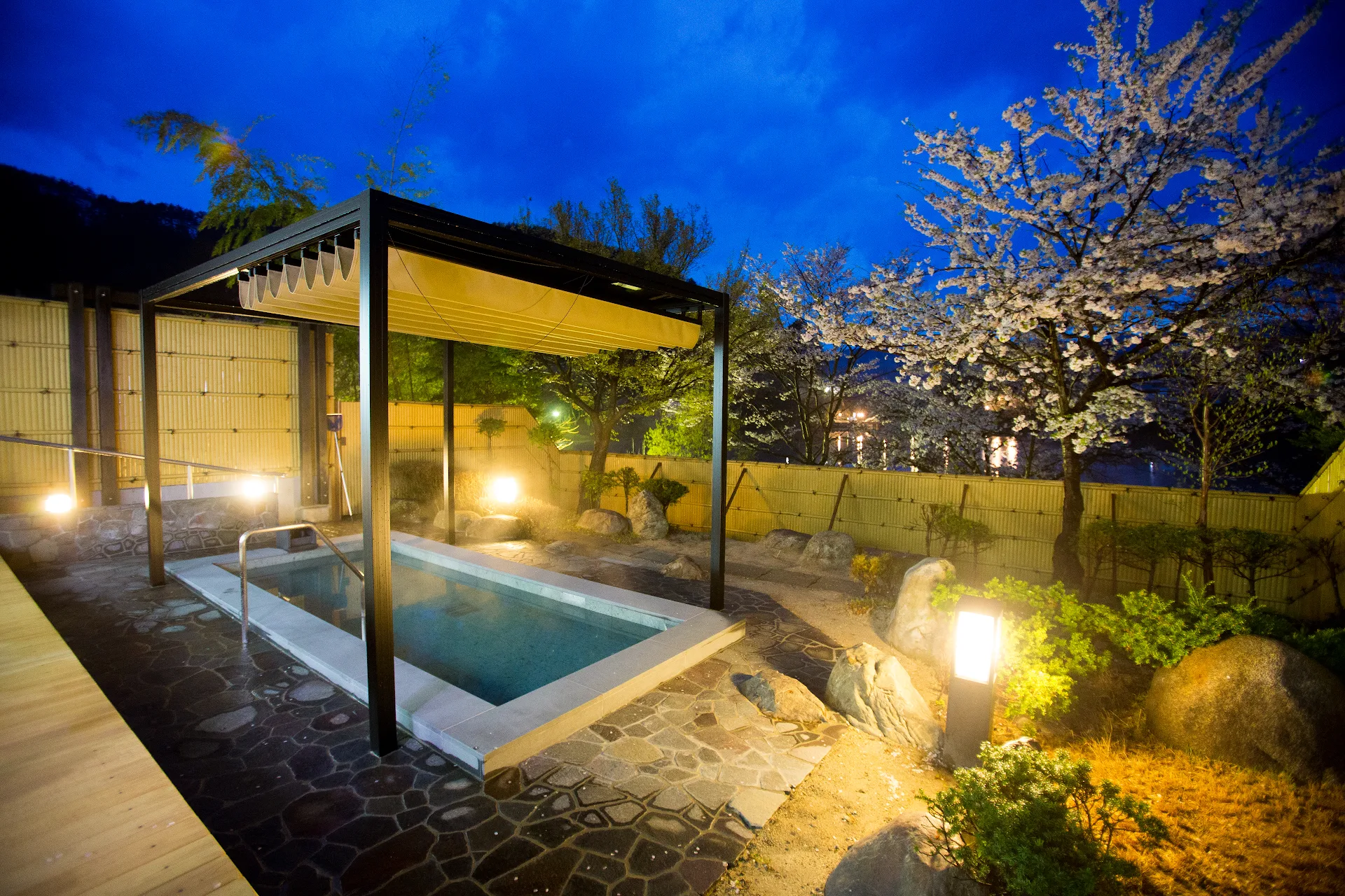 Takato Sakura Hotel