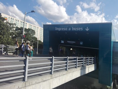 Photos of Estaci&oacute;n Metropl&uacute;s Industriales Hacia Aranjuez