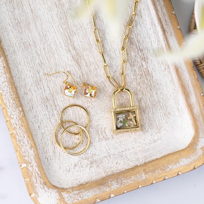 Origami Owl Custom Jewelry With Shelley Licknack https://campsite.bio/slicknack