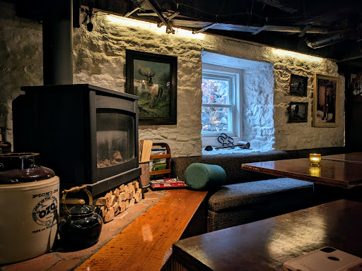 Mono Cliffs Inn - Thumbnail