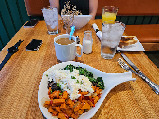 Giulia's Cafe' - Visual