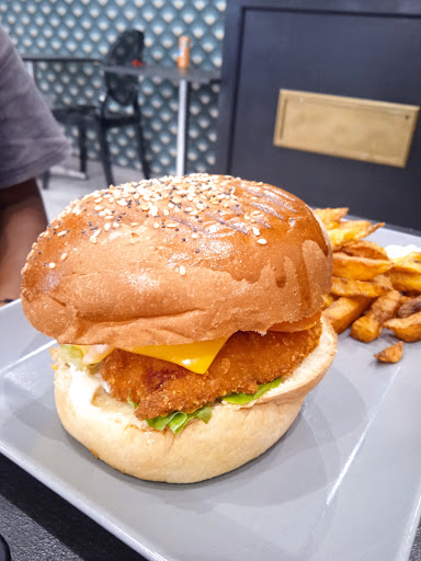 Photo 11 - COUNTRY BURGER
