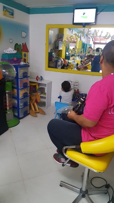 Photos of Peluquer&iacute;a Infantil Pelitos