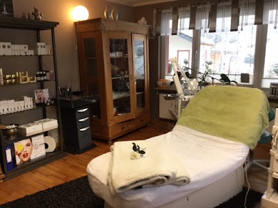 Photos of Helga Lux Die Maske Kosmetik