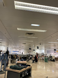 Photo n°8 de C&A à Orléans (Magasin de vêtements pour femmes)