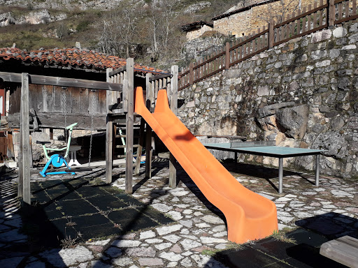 Área recreativa de La Viḷḷa de Su - Thumbnail