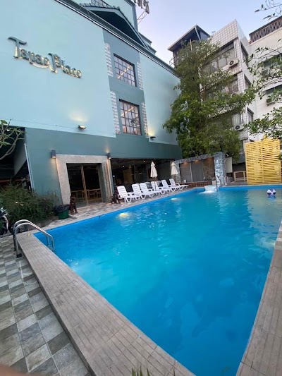 Thapaeplace Chiang Mai Hotel 1