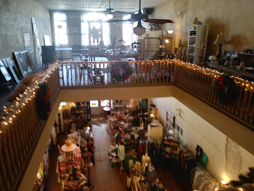 Gram's Attic - Visual