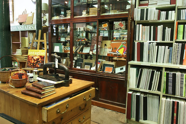 Green & Stone gallery Phone number