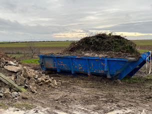 Photo n°2 de Loc benne à Neuville-aux-Bois (Agence de location de matériel)