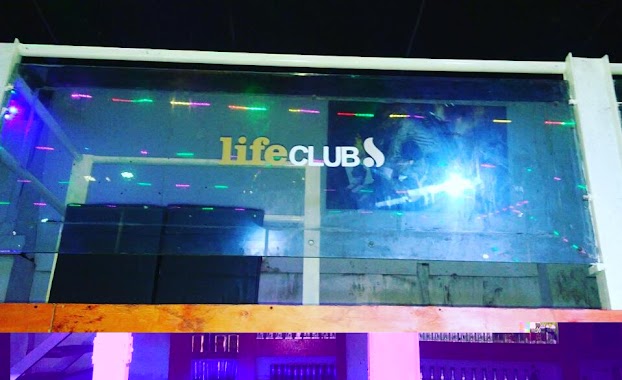 Life Club, Author: Manuel Acosta