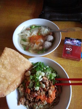 Mie Ayam Rasela V, Author: Meizal Edwinsyah