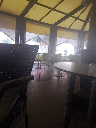 Photos of Caf&eacute; Champs &Eacute;lys&eacute;es