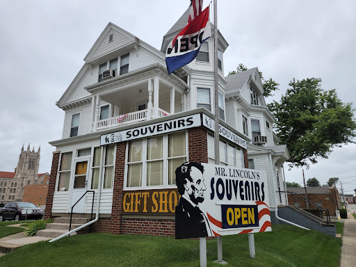 Mr Lincoln's Souvenirs & Gifts