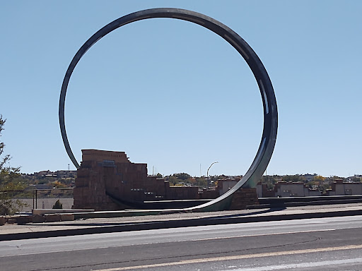 Route 66 loop statue - Thumbnail