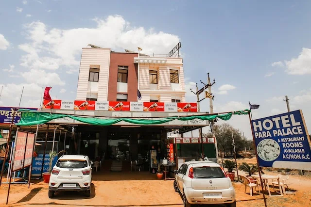 OYO 41852 Hotel Para Palace And Restaurant