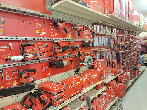 Buck's Hardware - Visual