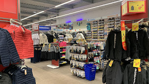 Photo n°16 de Intersport Fontenay-le-Comte à Fontenay-le-Comte (Magasin de vêtements pour jeunes)
