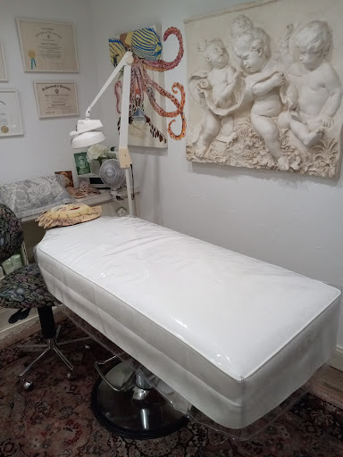 Doveas Irene-Dolly Registered Electrologist - Thumbnail