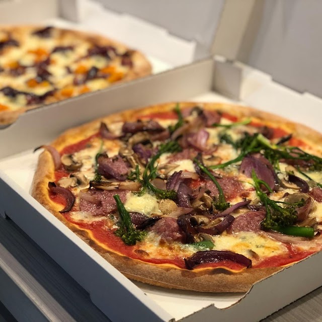 Quando WoodFire-Pizzeria