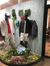 Photo n°13 de ALEXANDRE, Magasin de vêtements Homme à Lyon à Écully (Magasin de vêtements pour hommes)