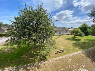 Photo n°6 de Le Manoir de Crépon à Crépon (Magasin d'antiquités)