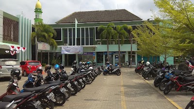 Photos of Wates Public Hospital