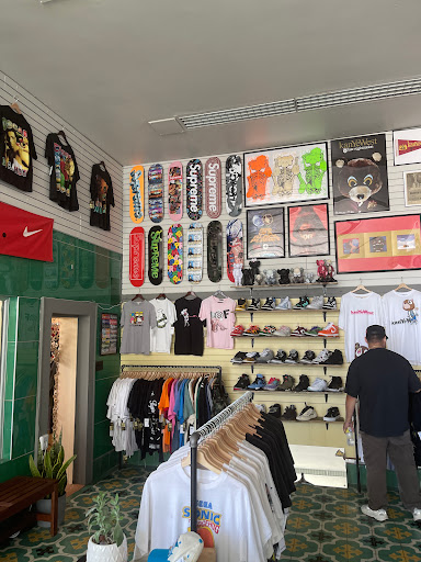 Hyped Goods - Visual