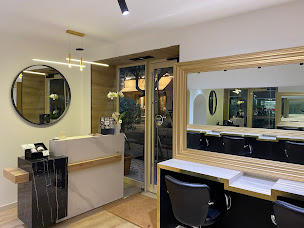 Photo n°8 de FRANCK ZELL à Vence (Magasin de produits de beauté)