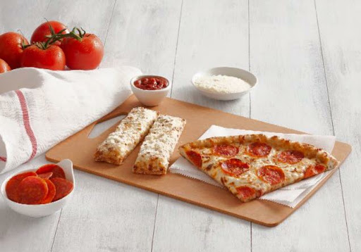 MiniMart41 BP Gas Station / Hunt Brothers Pizza - Thumbnail