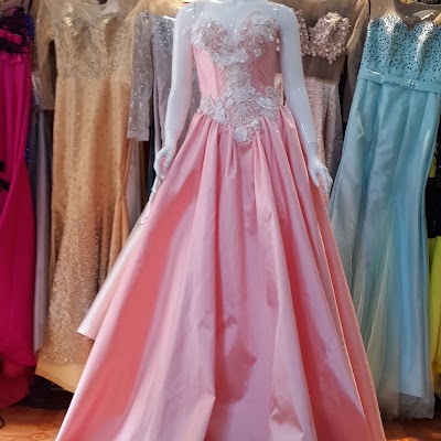 Photos of Linda Model Cloth