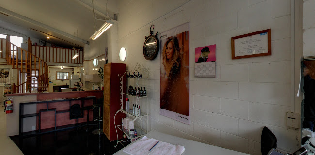 hair @ 216 - Beauty salon