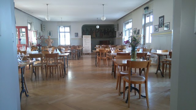 Hôtel de la Gare, La Petite Gilberte