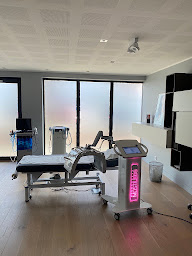 Photo n°4 de Docteur Jérôme Monnier -Centre Chirurgical Esthétique d'Aromance- à Besançon (Chirurgien plasticien)