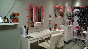 Photo n°2 de au petit salon à Vallauris (Salon de coiffure)