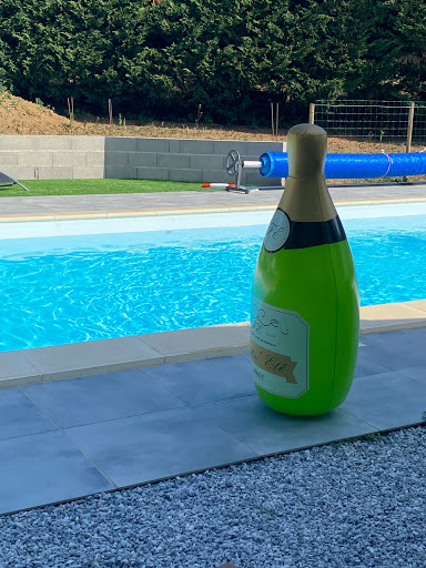 Photo de Maison Piscine & Jacuzzi à Creuzier-le-Vieux (03300)