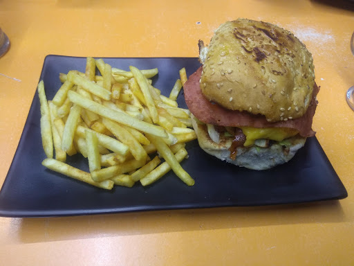 Hamburguesas alitas y crepas Don Charly - Thumbnail