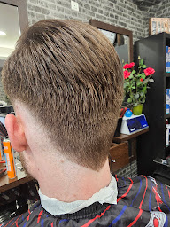 Photo n°9 de Yélèss Coiffure Barber Chic à Saint-Cloud (Salon de coiffure)