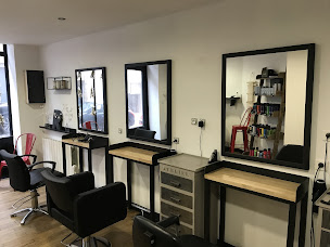 Photo n°9 de L'Atelier d'Alain à Châteaulin (Salon de coiffure)