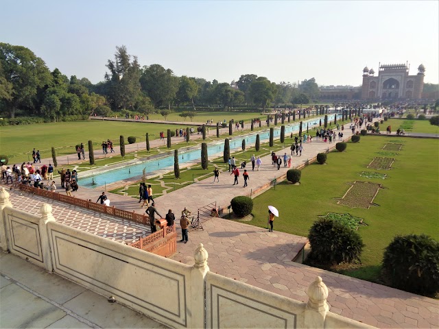 Taj Mahal Garden