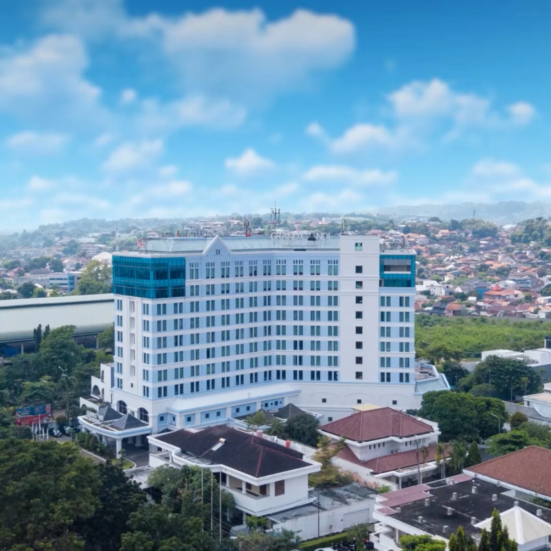 Grand Candi Hotel