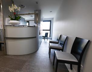 Photo n°6 de Dr LAFONTAINE Pierre-Olivier - Ophtalmologue à Chambéry (Chirurgien utilisant la technique du Lasik)