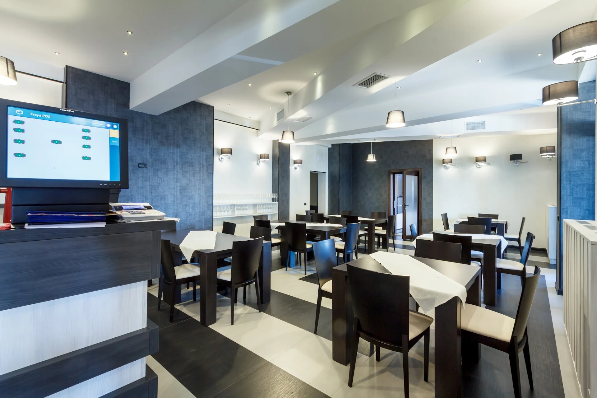 YMY Hotel and Restaurant