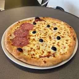 Photo n°37 de Chez Riko à Saint-Hilaire (Pizzeria)