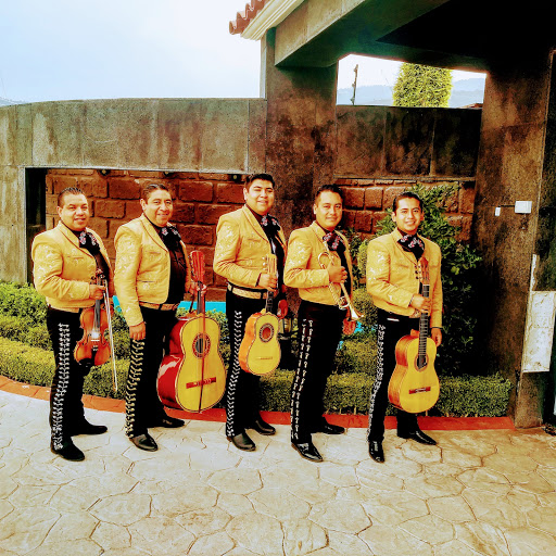 Mariachis en Xalatlaco