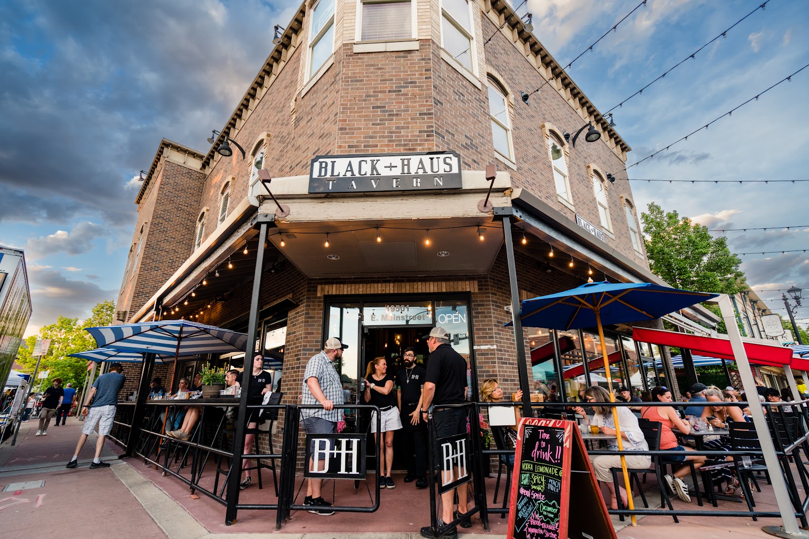 Black+Haus Tavern — photo 1