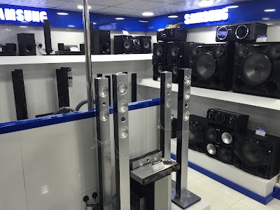 Photos of Samsung Showroom